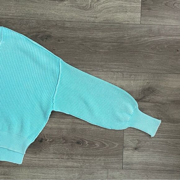 AERIE Beyond Cropped Sweater XS Oversized Faded Blue Chunky Knit Casual Cozy - Picture 4 of 8